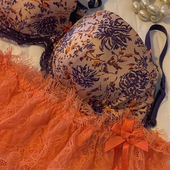 Sexy Elle MacPherson Intimates 2 pc set
36C/M - Picture 1 of 7